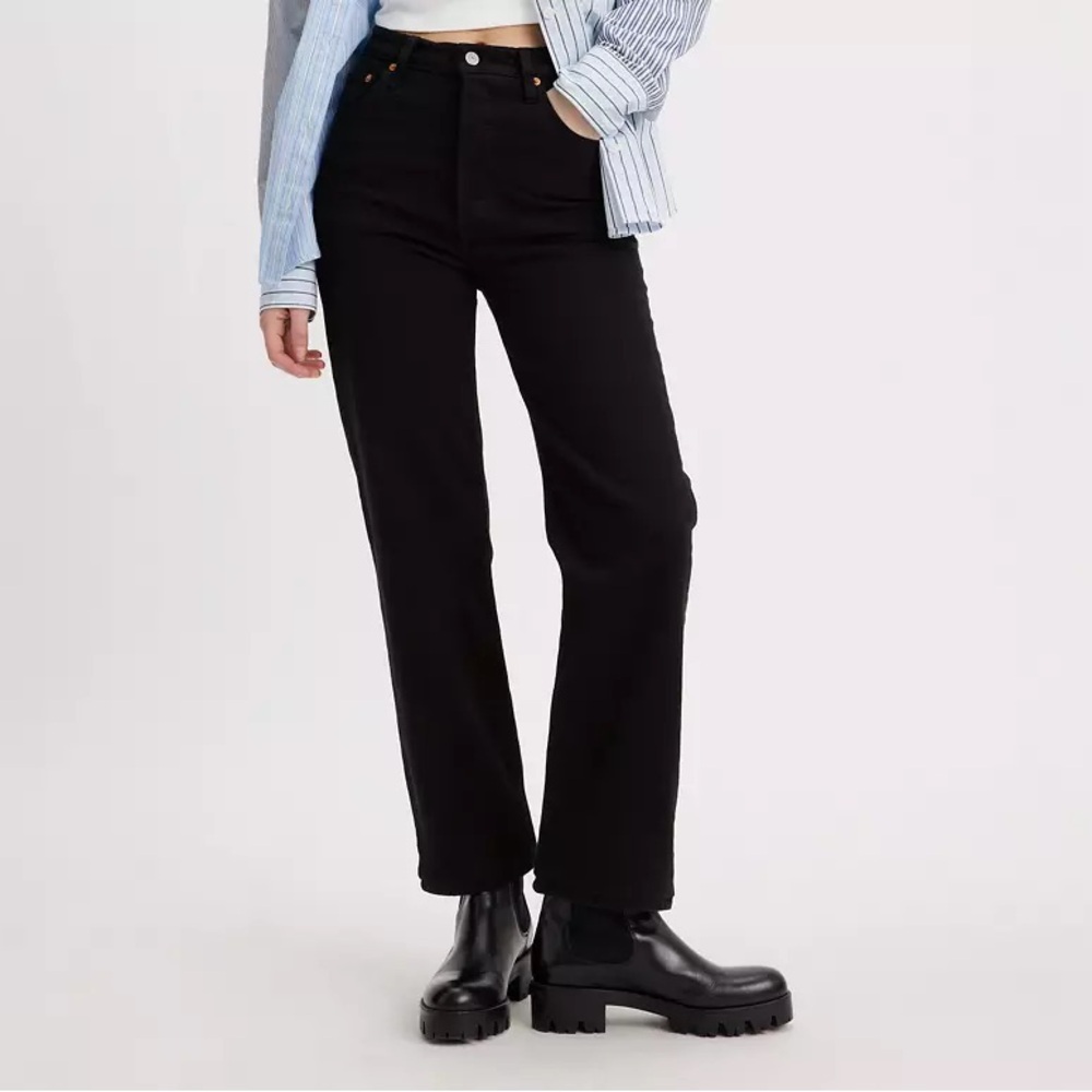 Levi’s Ribcage Straight Ankle in Black Size 28
